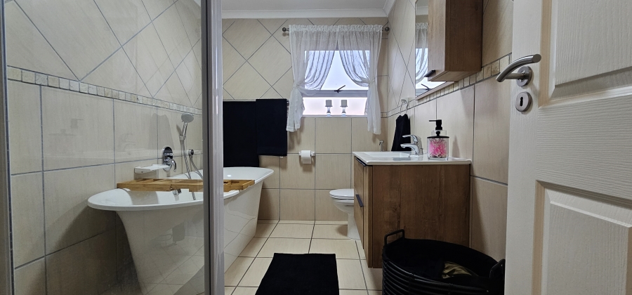 3 Bedroom Property for Sale in Sunset Estate Western Cape
